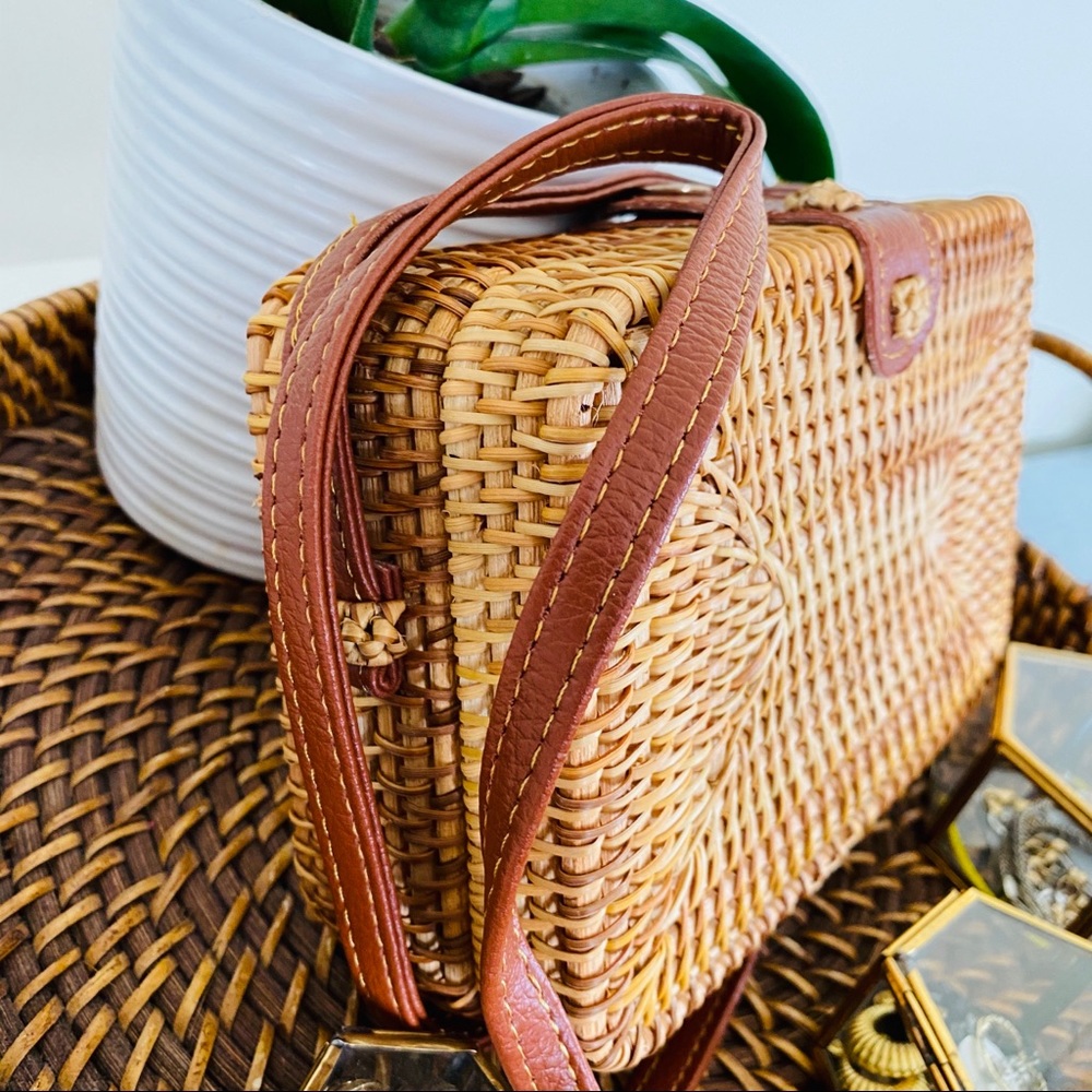 Golden Torch - Bamboo Straw Shoulder Bag - Picture 3 of 8